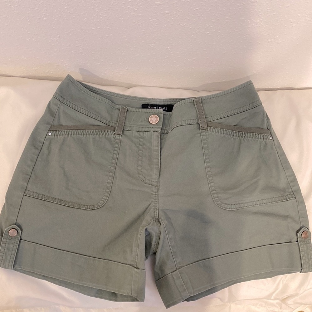 White House Black Market / WHBM / Shorts